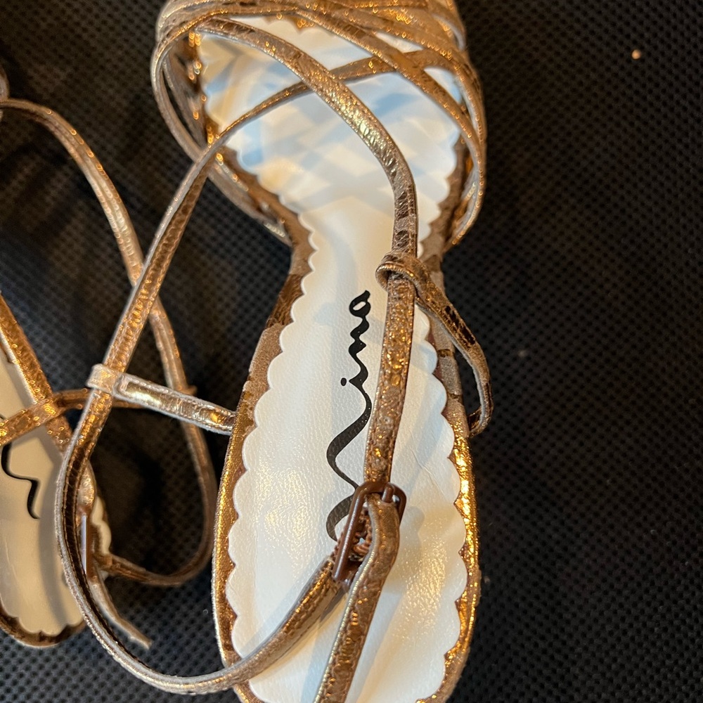 Nina Copper Gold Strappy Sandals EUC - Picture 4 of 5